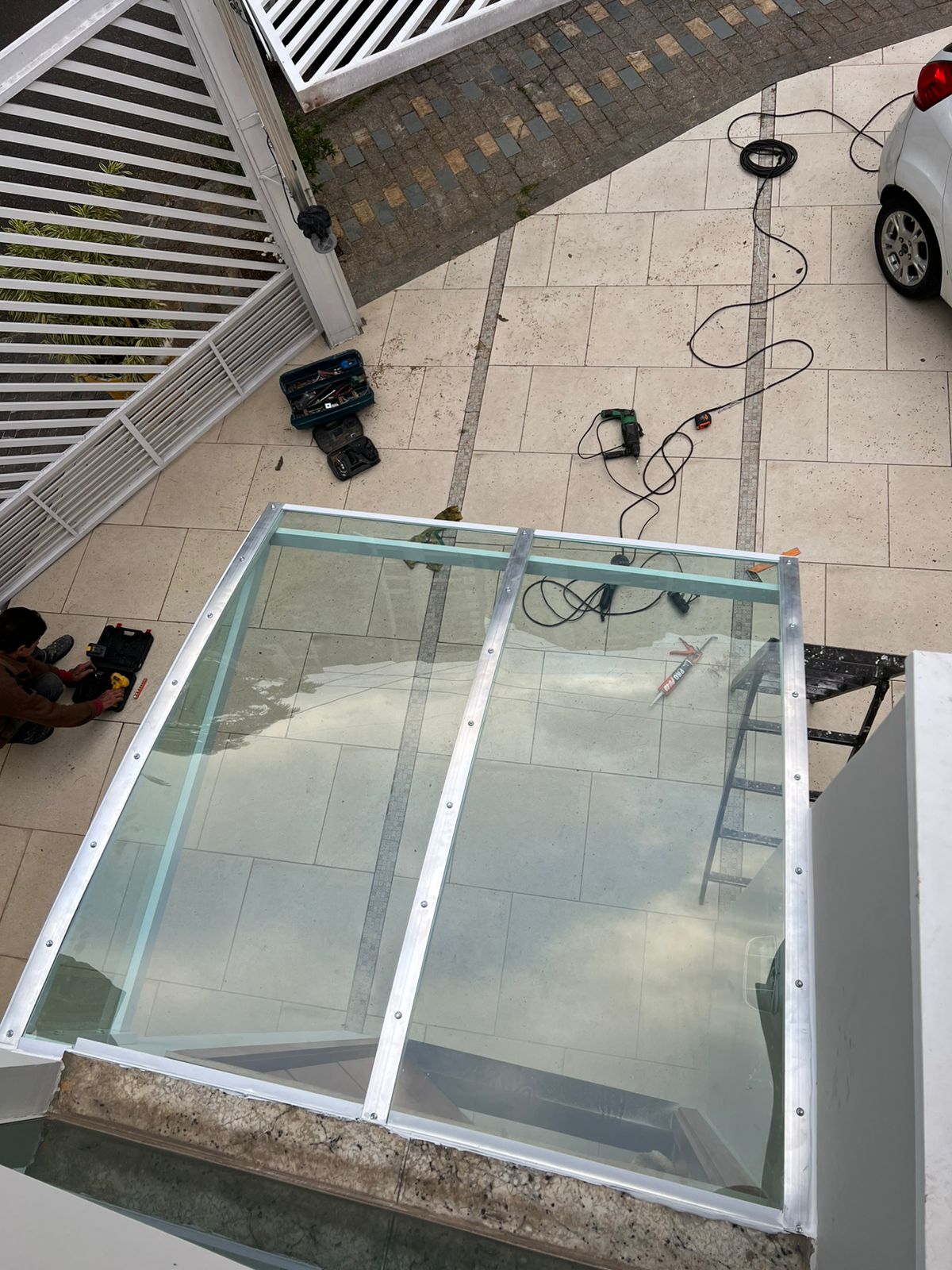 Toldo fixo policarbonato compacto estrutura